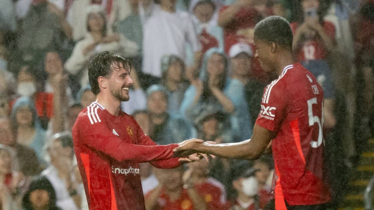 Jogadores do Manchester United a festejar