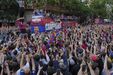 Milhares saíram às ruas em Espanha para celebrar o 'triplete' do Barcelona