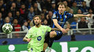Iñigo Martínez em ação durante o Inter-Barcelona