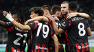 João Félix festeja, com os jogadores do Milan, o golo marcado ao Monza