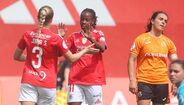 Jogadoras do Benfica festejam golo frente ao Albergaria