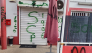 Casa do Benfica da Quinta do Conde vandalizada com inscrições do Sporting