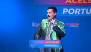 Rui Rocha atingido com tinta verde durante comício em Lisboa