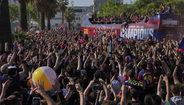 Milhares saíram às ruas em Espanha para celebrar o 'triplete' do Barcelona