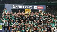 Jogadores do Sporting comemoram conquista do bicampeonato