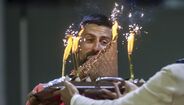 Sérvio teve direito a bolo de aniversário no court