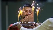 Sérvio teve direito a bolo de aniversário no court