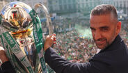 Rui Borges com o troféu do bicampeonato do Sporting