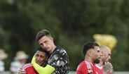 Di María lavado em lágrimas após o apito final no Jamor: as imagens do momento