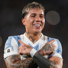 <![CDATA[ Enzo Fernández critica Bombonera: «O campo não estava em boas condições» ]]>