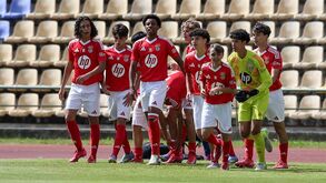 Benfica goleia FC Porto e segue taco-a-taco com o Sporting na liderança 