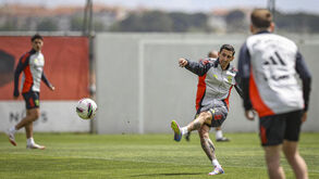 Di María regressa hoje e aquece para o dérbi