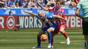 Atlético de Madrid empata e pode ver fugir Real Madrid