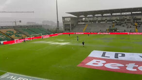 Dilúvio na Mata Real deixa Rio Ave-E. Amadora em dúvida