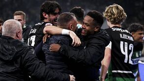 A correria desenfreada de Rui Borges depois do golo de Quaresma em Alvalade 