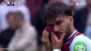 Lucas Paquetá leva cartão amarelo e desaba em lágrimas no relvado