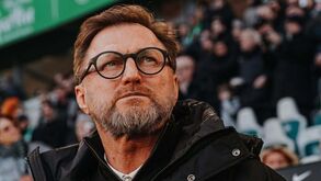 Wolfsburgo despede Ralph Hasenhüttl e promove Daniel Bauer até ao fim da época