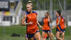 Alisha Lehmann criticada por usar maquilhagem em campo: «Não faço mal a ninguém. Qual é o problema?»