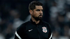 António Oliveira orientou o Corinthians