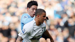 Walker com Nasri num Tottenham-Man. City