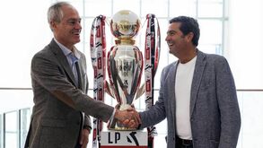 Dérbi com história: Rui Águas e Litos estiveram em Record com o troféu de campeão