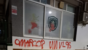 «Onde está o Marco?»: Núcleo Sportinguista de Faro vandalizado com alusões a Ficini e ao very light