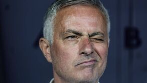Mourinho ao ataque: «Joguei mais finais europeias nos últimos sete anos do que todo o futebol turco»