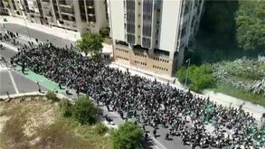 Adeptos do Sporting já rumam ao Estádio da Luz em 'caixa de segurança'