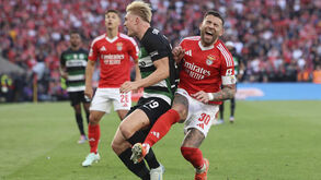 Otamendi crítico com as arbitragens: «Eles não queriam jogar, deitavam-se no chão...»