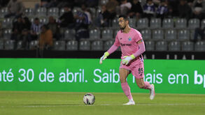 Diogo Costa abraça o dérbi