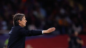 Simone Inzaghi dá indicações aos jogadores