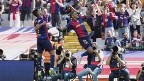 Jogadores do Barcelona festejam