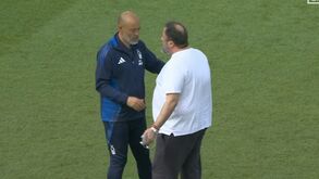 Gary Neville chocado com raspanete de Marinakis a Nuno Espírito Santo: «Devia negociar a saída»
