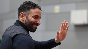 Cortes até nas celebrações: Man. United vai organizar churrasco se vencer a Liga Europa