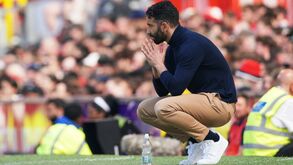 Rio Ferdinand explica o que Amorim faria ao plantel do Man. United 