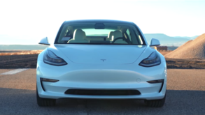 O que fazer quando as portas de um Tesla não abrem? Abertura de emergência difícil de descobrir
