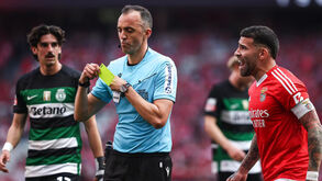 João Pinheiro em ação durante o Benfica-Sporting