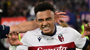 Dan Ndoye festeja o golo frente ao Milan na final da Taça de Itália