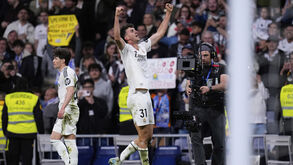 Jacobo Ramón festeja o segundo golo do Real Madrid