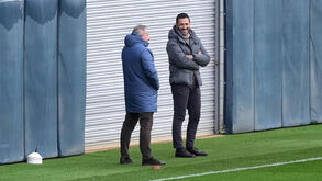 Revolução no onze do Manchester City à vista: Hugo Viana em várias frentes 