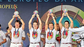 Associação 'Tira-me da Rua' brilha nos Jogos Europeus de capoeira com diversas medalhas