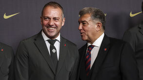Laporta confirma que Hansi Flick será o treinador do Barcelona em 2025/26: «É um homem de palavra»