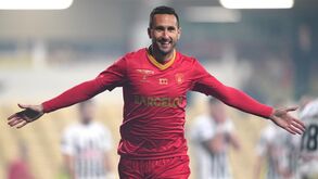 Rúben Fernandes reforça defesa do Farense