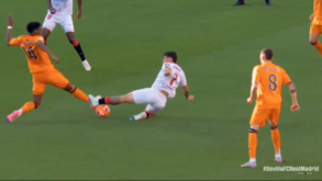 Incrível: Isaac Romero entrou ao intervalo, jogou 20 segundos e... foi expulso