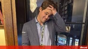 Magnus Carlsen bate recorde mundial ao enfrentar online 143 mil xadrezistas