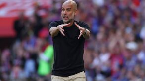 Guardiola deixa aviso a Hugo Viana e companhia sobre mercado e até ameaça com demissão