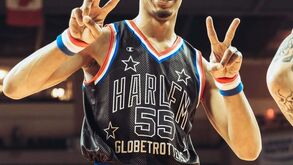 Crash McClure é uma das figuras dos Globetrotters