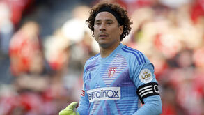 Monterrey chama por Ochoa