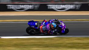 Bezzecchi vence em Silverstone após infelicidade de Quartararo e Miguel Oliveira é 16.º