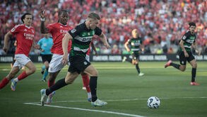 Renato Sanches rasteira Gyökeres